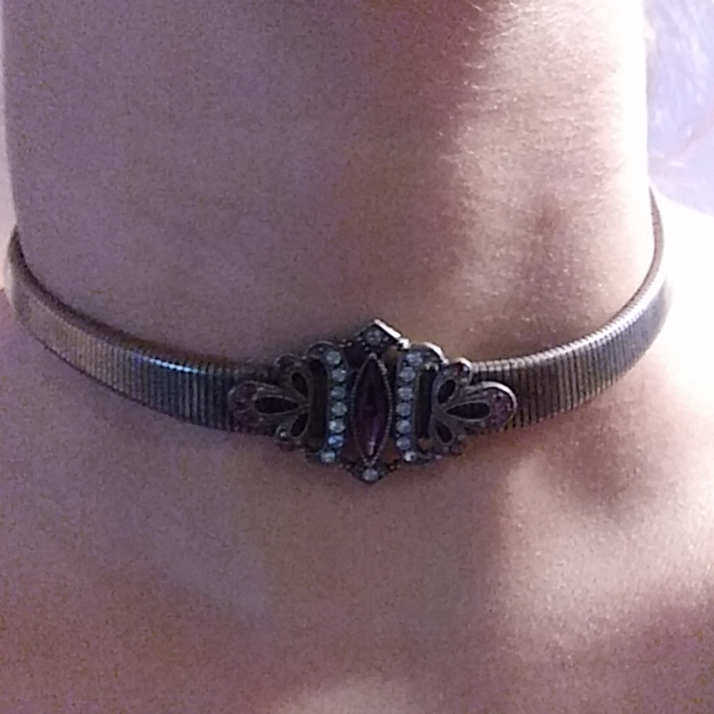 Designer fashion chocker